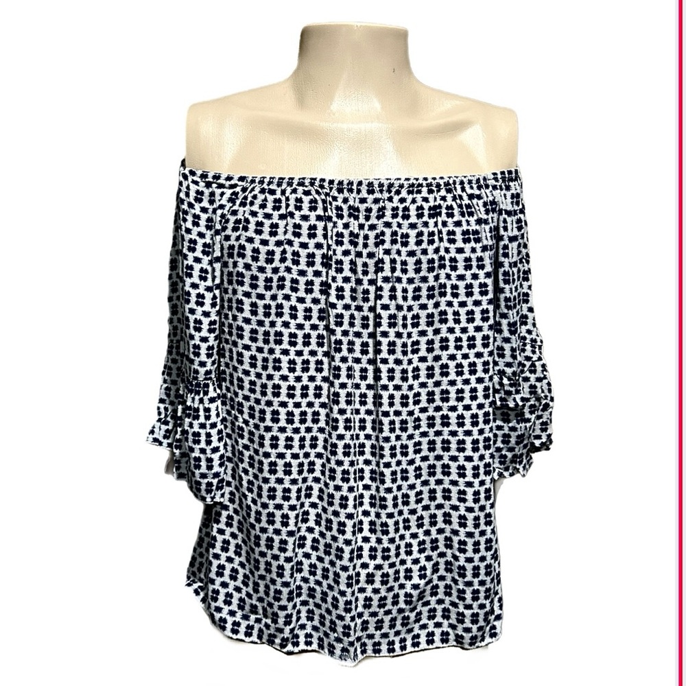 NWOT Women’s Sanctuary Off Shoulder Peasant Style Pattern Top w Ruffled Sleeves